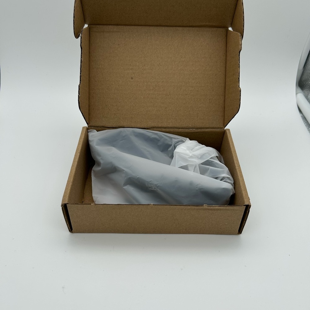 Bluetooth Sunglasses with Earbuds - Picture 7 of 8